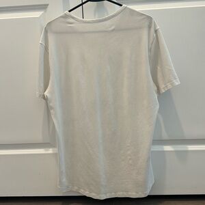 White lululemon tshirt